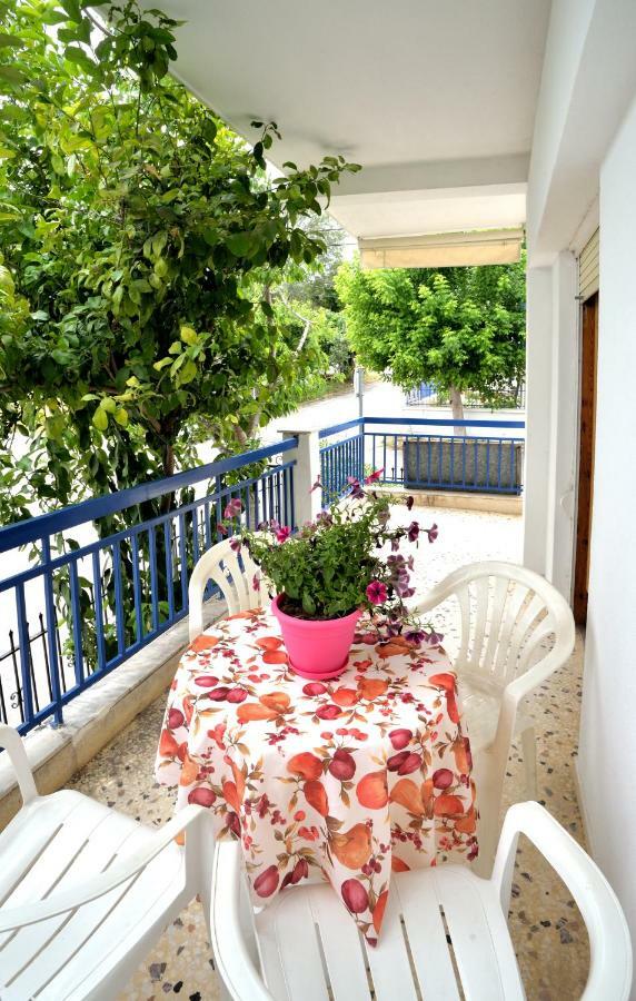 Deluxe Seaside Apartment Konstantinidis Неа Потидея Екстериор снимка